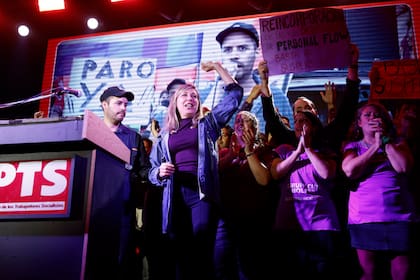 Myriam Bregmam reunió a la militancia en el microestadio de Ferro