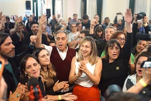 La izquierda vuelve a exponer sus grietas con actos separados cuando una de sus referentes crece en las encuestas