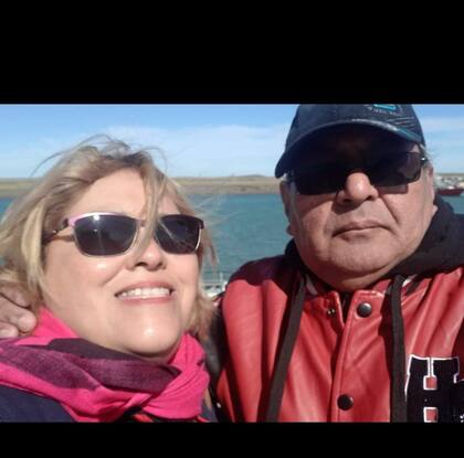 Myriam Pistan y su marido, Raúl Herrera, están varados en Río Grande, Tierra del Fuego, a más de 2800km de su hogar