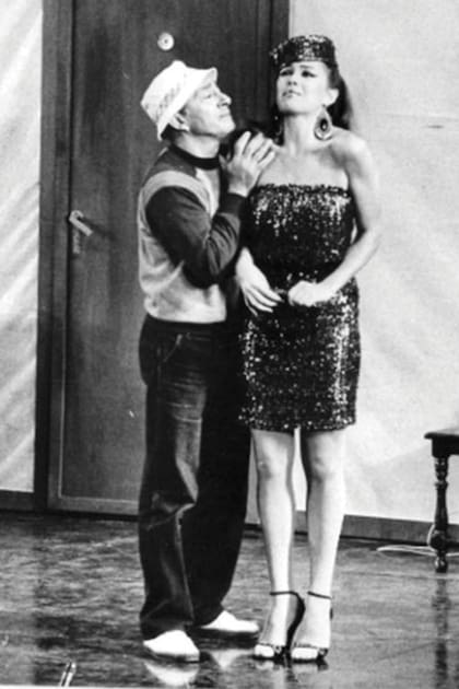 Naanim Timoyko con Alberto Olmedo, en una temporada de teatro en Mar del Plata