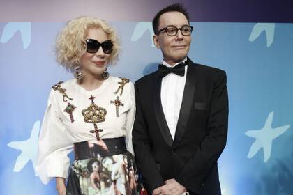 Nacha Guevara y Polino protagonizan la obra "Por qué seremos tan geniales" en el Tronador Concert, justo frente al Torreón del Monje, por la cual ganaron en la categoría producción artística