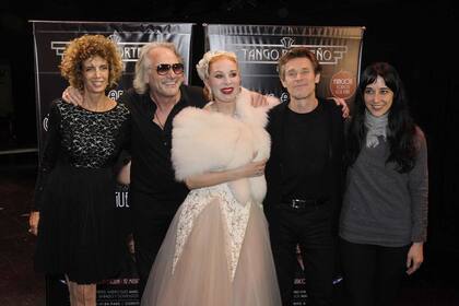 Nacha y Willem junto con Dolores de Amo, Juan Fabbri y Giada Colagrande