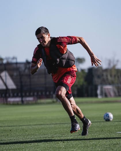 Nacho Fernández deberá definir su continuidad con el DT