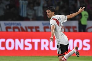 River arrancó con pólvora: 2-0 y cuatro remates en los palos a Central Córdoba en Santiago del Estero