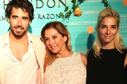 Nacho Viale, Marcela Tinayre y Juanita, los anfitriones de la noche