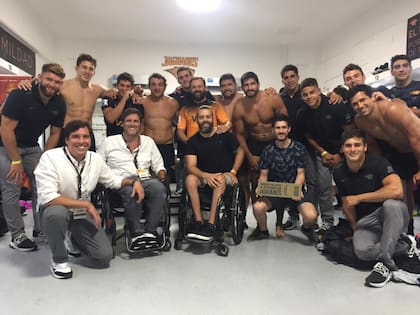 Nacho y otros jugadores lesionados en el estuario de Los Jaguares en marzo de 2020,