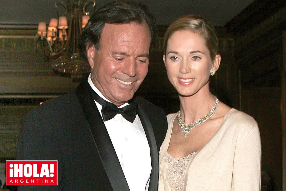 Treinta y dos años de amor. Julio Iglesias y Miranda Rijnsburger: los inicios, una boda secreta y su fórmula de la felicidad - LA NACION