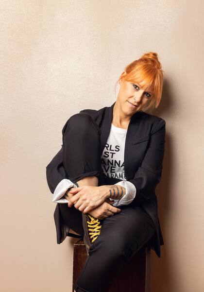 Nacida en La Coruña en 1982, Sés es uno de los máximos referentes musicales de la escena gallega