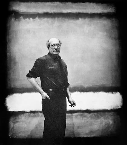 Nacido en Letonia, Mark Rothko vivió desde los 10 años en los Estados Unidos; en su taller de Nueva Yok, pintaba enormes telas escuchando a Mozart