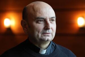 Nacido en Villa Luro hace 56 años, Romanelli es el párroco de la única iglesia católica de Gaza