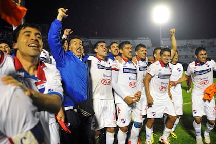 Nacional sufrió pero festejó en el Centenario