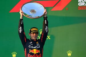 Las razones de Verstappen para dominar la Fórmula 1 y los "nervios destrozados" de Checo Pérez