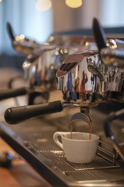 Nada reconforta más rápido del frío que una taza de café humeante.