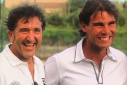 Nadal con su entrenador del Manacor, Toni Mesquida