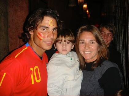 Nadal, el joven Joao Fonseca y Roberta, su madre, en Sudáfrica, en 2010