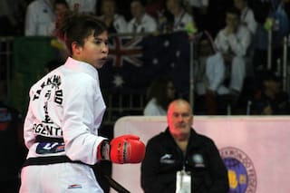 Vino desde Formosa, compite entre adultos a los 17 y es campeona de taekwondo