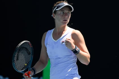 Nadia Podoroska festejando un punto durante su partido con Christina McHale en el último Australian Open, en 2022 no competirá en Melbourne.