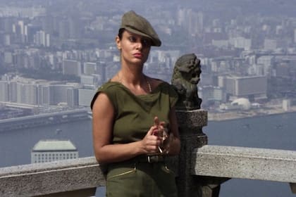 Nadiuska, en una escena del film Challenge of the Tiger, en el que trabajó con Bruce Lee
