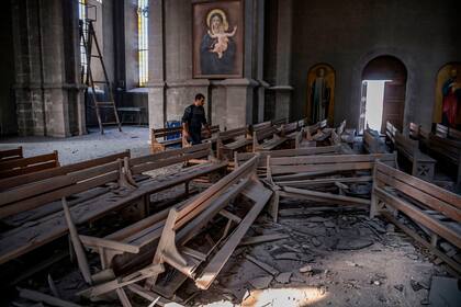 La Catedral histórica armenia fue alcanzada por bombardeos