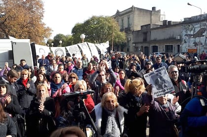 Gran cantidad de gente se acercó a los tribunales para pedir justicia por Fernando