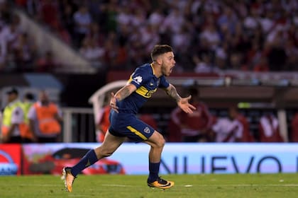 Nahitan Nandez grita gol con toda las ganas; fue en uno de los últimos triunfos de Boca sobre River en el Monumental, el 5 de noviembre de 2017