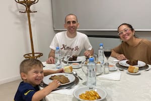 Nahuel Gallo cenó por primera vez con su familia, tras 448 días secuestrado