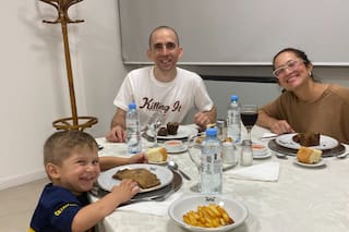 Nahuel Gallo cenó por primera vez con su familia, tras 448 días secuestrado