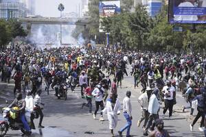 Protestas en Kenia: miles de manifestantes asaltan y prenden fuego parte del Parlamento