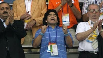 Nakis con Maradona y Grondona en los Juegos de Pekín