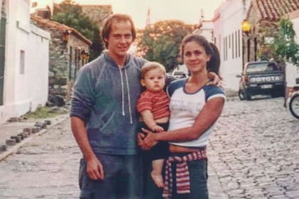 Nancy Duplaá y Matías Martin junto al pequeño Luca (Foto: Instagram)