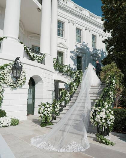 Naomi Biden y Peter Neal contrajeron matrimonio en el jardín sur de la Casa Blanca