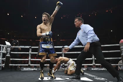 Naoya Inoue empieza el festejo; Emmanuel Rodríguez no se recuperó del tremendo gancho del campeón gallo FIB