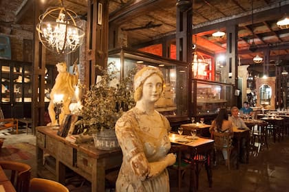 Empezó como un restaurante a puertas cerradas y fue ampliado para que nadie se quede afuera
