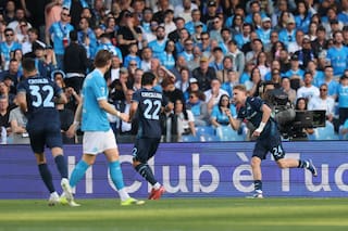 Napoli abucheado tras perder ante Lazio; Inter podría quedar a un triunfo del título de Serie A
