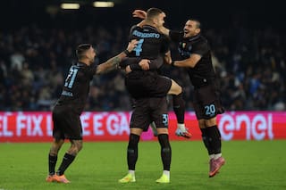 Napoli triunfa en dramática tanda de penales y avanza a cuartos de final de Copa Italia