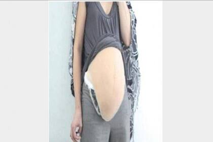 Una canadiense afirmó que tenía 7 meses de embarazo pero transportaba dos kilos de cocaína en una panza hecha de látex