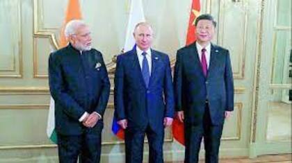Narendra Modi (India), Vladimir Putin (Rusia) y Xi Jinping (China), los líderes de la nueva alianza que intenta construir Moscú