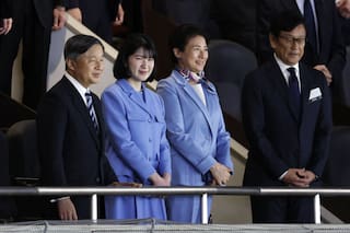 Naruhito y la familia asisten al duelo de Japón ante Australia en el Clásico Mundial