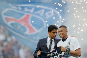 El fuerte cruce entre Mbappé y el presidente del PSG antes del tibio abrazo de despedida con Neymar