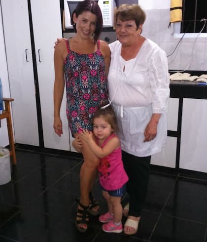 Natalia junto a su mamá, Esther, y su hija Bianca: “Gracias a mi mamá tuve la oportunidad de sanar y volverme quien soy”