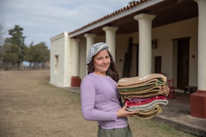 Natalia Lescano trabaja con María en San Pedro Viejo.
