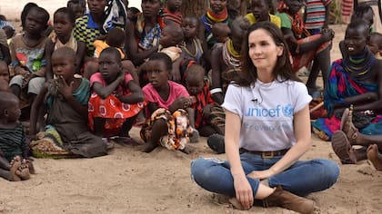 Natalia Oreiro durante su visita a Kenia