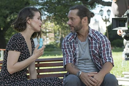 Oreiro junto a Diego Torres en una escena de la película, que se estrena este jueves