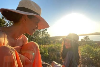 Natalia Oreiro junto a su hijo Merlín Atahualpa (Foto: Instagram/@nataliaoreirosoy)