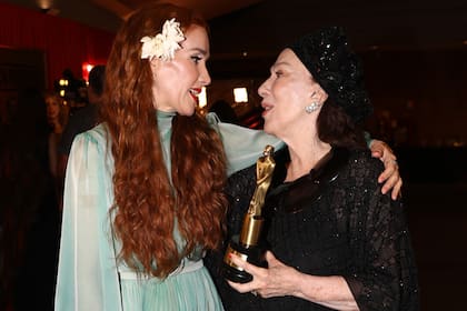 Natalia Oreiro le entregó el merecido Martín Fierro a Graciela Borges por su trayectoria