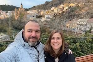 Natalia Romero, de 37 años, fue a probar suerte a La Coruña junto a su pareja, Cristian Santamaría