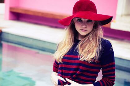 Natalie Dormer posó para la revista, en una producción sensual e inocente