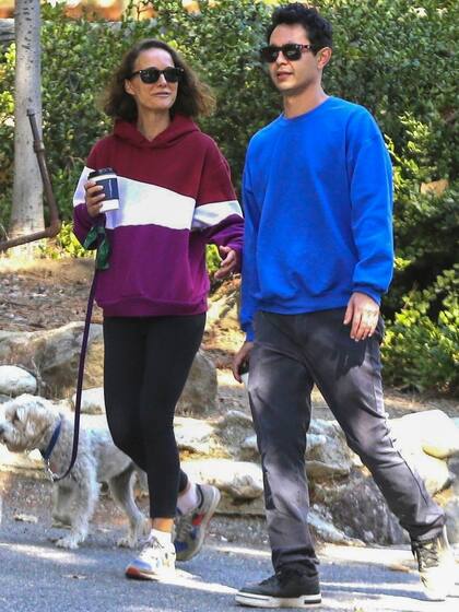 Natalie Portman y Max Minghella caminando por Los Ángeles. ¿Qué pasa entre ellos?