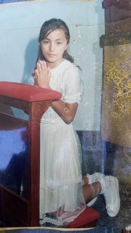 Nataly el día de su primera comunión.