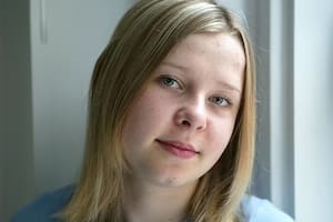 Natasha Demkina, una joven rusa, se volvió famosa al revelar que podía ver las enfermedades que afectaban a las personas solo con mirarlas